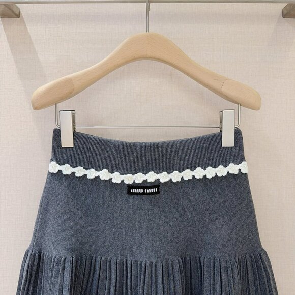 Miu Miu 2025 Knitted Pleated Skirt - Picture 2 of 7